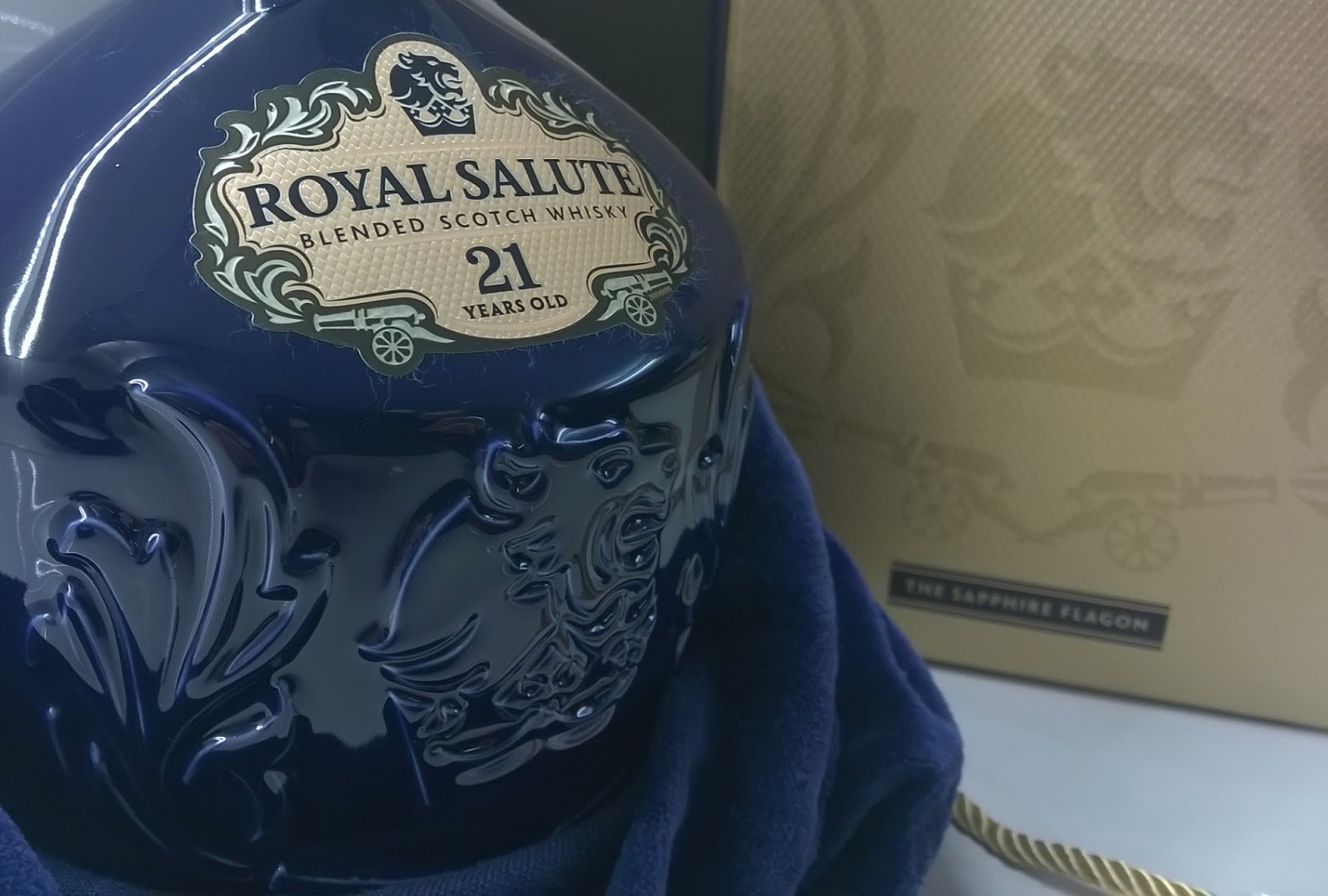 whisky royal salute garrafa de porcelana